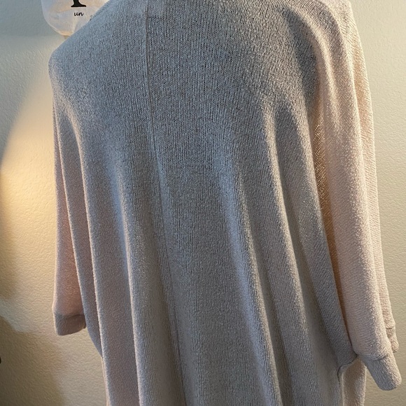 Cream colored cardigan - Picture 2 of 4